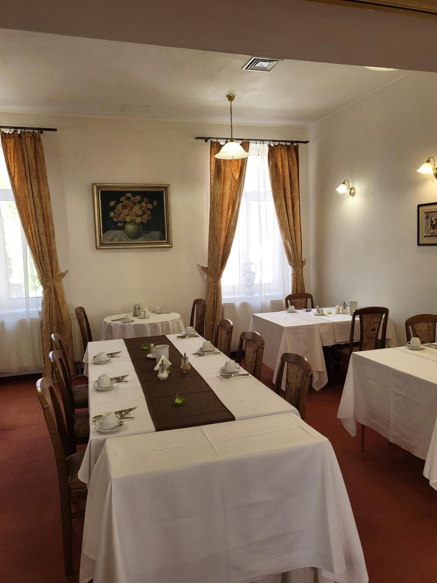 Hotel Margit Trencianske Teplice Exterior photo